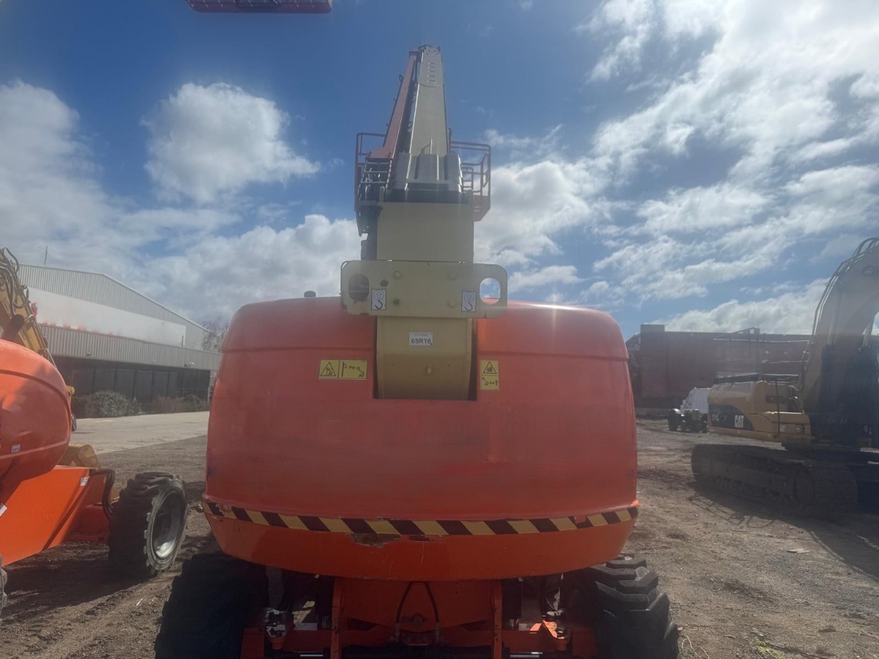 Sold - Articulated Boom Lift - View 3